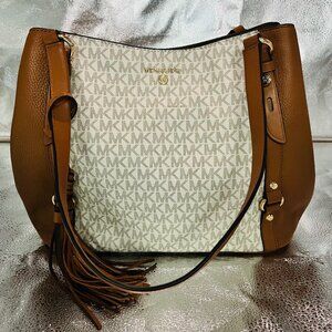 Michael Kors Carrie Large Shoulder Bag Ivory Brown Women's Tasseled Signature